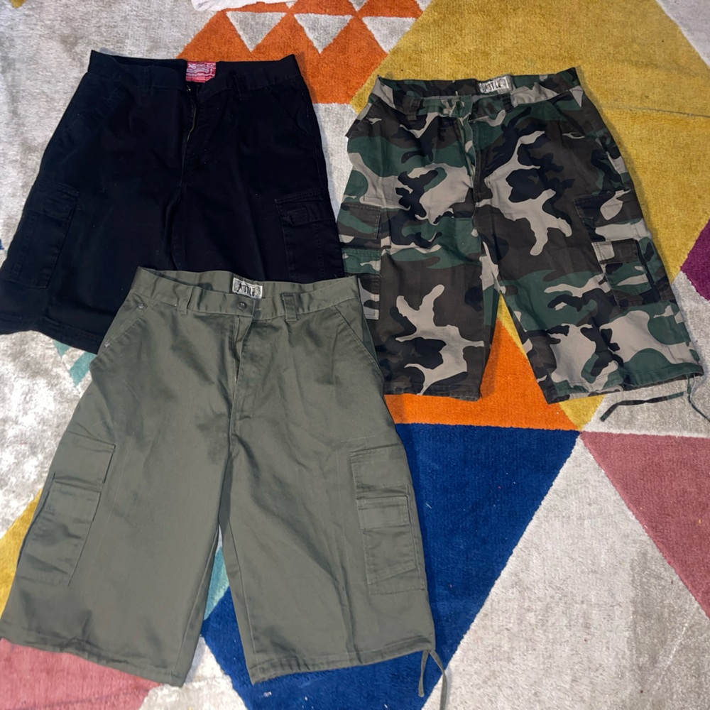 Men’s size 36 cargo shorts